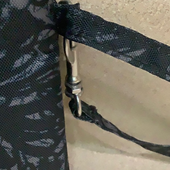 COPY - NWOT 🩵 Baggallini Wristlet In Midnight Blossom - Picture 6 of 14